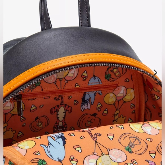 LOUNGFLY Winnie the Pooh Piglet light up ➡️➡️❤️ONE DAY ONLY $60❤️ $60❤️$60⬅️⬅️ - Picture 7 of 7